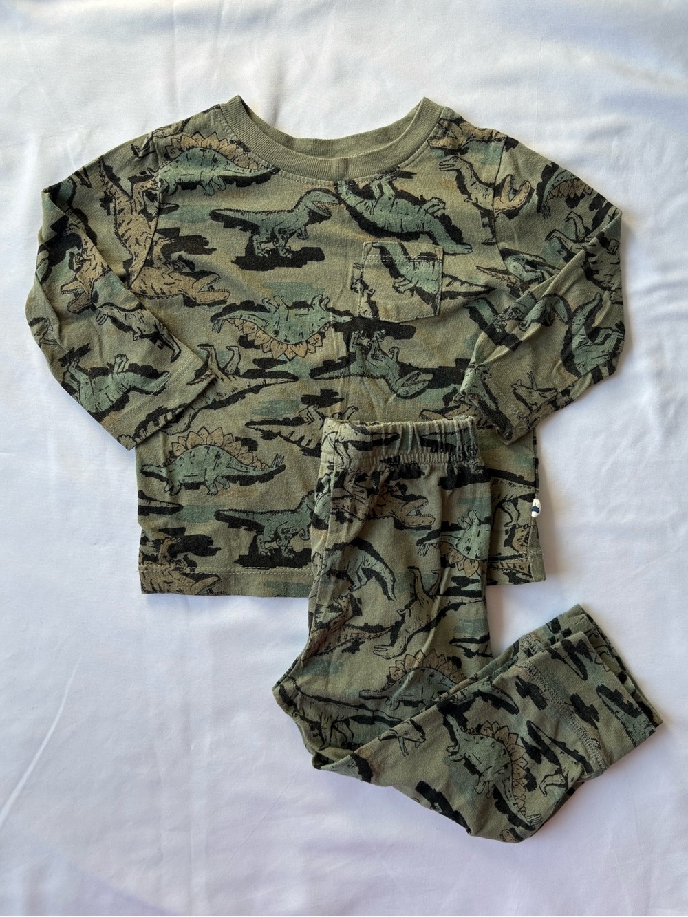 🚙 Baby boy GAP Kids Dinosaur Pajama Set - Olive Green and Black